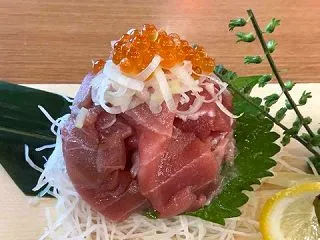 本鮪盛り、特製タルタルのアジフライ！すし…