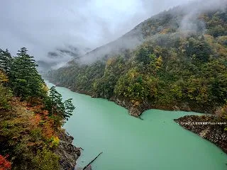 雨の渓谷
