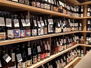ナチュラルワインとクラフトビールを取り扱…