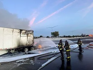 なぜ衝突なしで炎上したのか？ カリフォル…