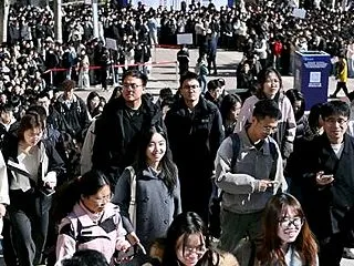 「世界第2位の経済大国で、仕事の奪い合い…