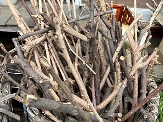 薪に巻きが入る