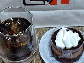 コメダ季節の限定ケーキ「フローラルチョコ…