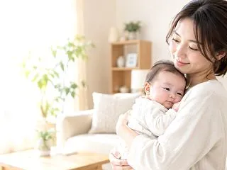 赤ちゃんが抱っこで反る｜向き癖との関係と…