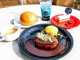 ボリューム満点華やかなメニュー！「ホライ…