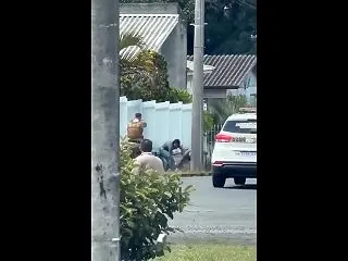 ブラジルで女性を人質に取っていた男…