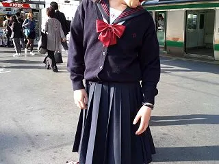 街撮り制服JK！