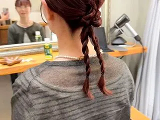 ブリーチなしで楽しむチェリーレッドブラウ…