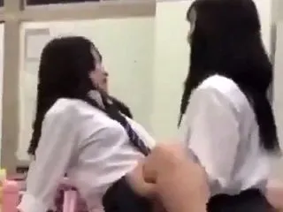 【動画】JKのくせに喘ぎ声だけは一人前な…