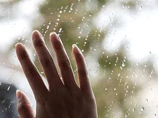 雨呼ぶ子