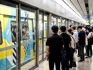 バンコクのMRT、ポケモン30周年列車を…