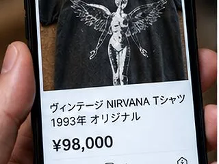 ヴィンテージのバンドTシャツは本物？昔の…