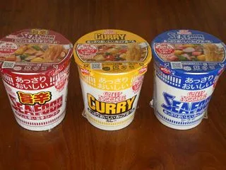 「あっさりおいしいカップヌードルは財布に…
