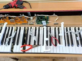 八度目の電子ピアノの修理