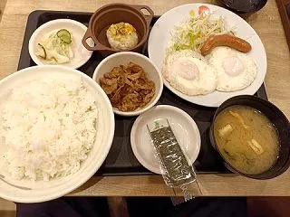 松屋の朝食これ700えんですｗｗ