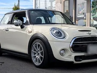 F56 BMWミニ クーパーS タイヤ交…
