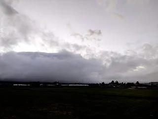 雲の障壁越えて