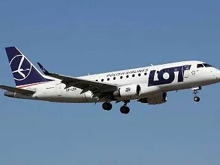 LOTポーランド航空、エンブラエルE17…