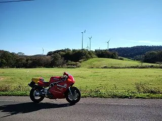 秋晴れのR457、900SSでちょっと遠…