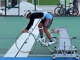 金栄堂サポート：日本大学自転車競技部・大…